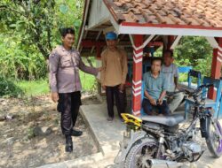 Bhabinkamtibmas Polsek Tomo Laksanakan Kegiatan “Jumat Curhat” berdialog dengan Warga Desa Marongge Kecamatan Tomo Kabupaten Sumedang