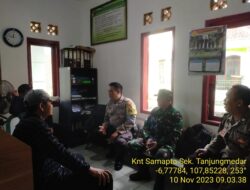 Sinergitas TNI/POLRI, Anggota Polsek Tanjungmedar Polres Sumedang Polda Jabar bersama Babinsa laksanakan sambang ke warga masyarakat