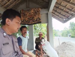 Jalin Silaturahmi dengan Warga Binaan Bhabinkamtibmas Polsek Tomo Polres Sumedang Berikan Pesan-pesan Kamtibmas