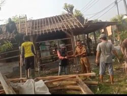 Bakti Sosial Perbaiki 3 Rumah Warga Di Desa Pantai Hurip Yang Nyaris Ambruk