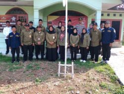 Kapolsek Tanjungmedar Polres Sumedang Hadiri Apel Kesiapan Penyelenggara Pemilu 2024 tingkat Kecamatan Tanjungmedar Kabupaten Sumedang
