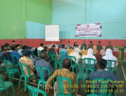 Kapolsek Tanjungmedar Melaksanakan monitoring Kegiatan sosialisasi pengawasan partisipatif pada Pemilihan umum tahun 2024 di Desa Sukatani kecamatan Tanjungmedar