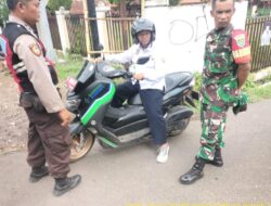 Samapta Polsek Tomo Polres Sumedang Tingkatkan Keamanan dan Kenyamanan dengan Patroli Jalan Kaki