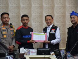 Ribuan Buruh di Majalengka Tuntut Kenaikan Upah . Bupati akan Perjuangkan UMK yang Layak buat Buruh