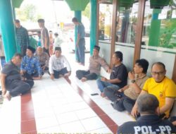 Kapolsek Tomo Polres Sumedang Bersama Anggota Melaksanakan Kegiatan “Jumat Curhat” Dalam Rangka Program Quick Wins Presisi Polri.
