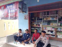 Samapta Polsek Tomo Polres Sumedang Tingkatkan Keamanan dan Ketertiban Dengan Patroli Jalan Kaki