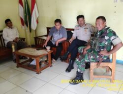 Sambang Sinergitas TNI/POLRI, Kapolsek Tanjungmedar Polres Sumedang bersama Danpos laksanakan sambang/silaturahmi kamtibmas