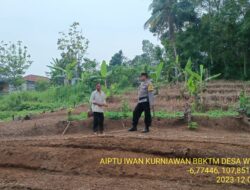 Polsek Tanjungmedar Polres Sumedang Tingkatkan Keamanan dengan Patroli Jalan Kaki siang hari