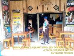 Bripka Efendi Wawan Kanit Provos Polsek Tanjungmedar Polres Sumedang Polda Jabar Sambangi Warga Masyarakat