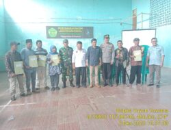 Kapolsek Tanjungmedar Iptu Hajid Abdulah, SH Melaksanakan giat penyerahan hadiah dalam rangka lomba kebersihan kesehatan 