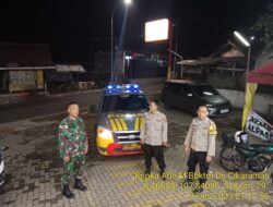 Polsek Tanjungmedar Polres Sumedang laksanakan Patroli Blue Light Gabungan TNI-POLRI ke titik rawan kriminalitas