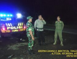 Polsek Tanjungmedar Polres Sumedang laksanakan Patroli blue light Gabungan TNI-POLRI-POL PP ke titik rawan kriminalitas