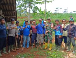 ANTISIPASI BANJIR, SERMA SUTRISMAN BERSAMA RATUSAN WARGA BERSIHKAN PARIT