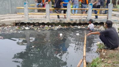 Kerap Banjir Warga Kedung Pengawas Minta Pj Bupati Bekasi Perbaiki Jembatan Rendah dan Normalisasi kali BUT 8 Kali kopeng