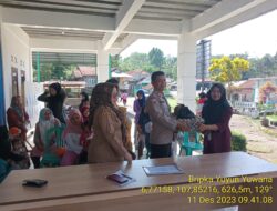 binmas Polsek Tanjungmedar  Monitoring Kegiatan Pemberian makanan tambahan (PMT) oleh KKN telematik di wilayah Desa Wargaluyu