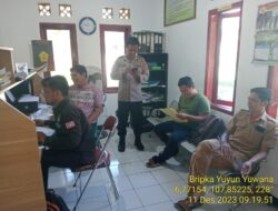 untuk berkomunikasi dan berkolaborasi dalam menjaga ketertiban dan keamanan di lingkungan mereka.