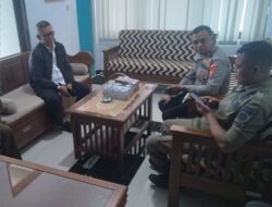 Kapolsek sukasari beserta anggota unit samapta melaksanakan patroli jalan kaki demi terciptanya situasi kamtibmas yg kondusif