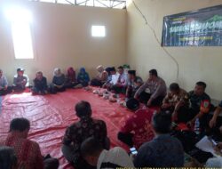 Panit Samapta Polsek Tomo Polres Sumedang Laksanakan “Jumat Curhat” dengan Warga Desa Karyamukti Kecamatan Tomo