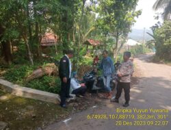 Aiptu Nana Sujana Bersama Bripka Yuyun Yuwana melaksanakan sambang/silatrahmi kamtibmas