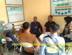 Brigadir Riri T. Pratama melaksanakan Sambang Dan Silaturahmi Anggota PPS dalam rangka Pemilu Damai 2024 diwilayah Desa Jatimulya 