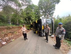 Polres Sumedang Ungkap Kronologi Bus Terguling di Buper Kiara Payung, 14 Orang Luka-luka