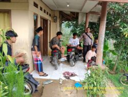 Polsek Tanjungmedar Polres Sumedang laksanakan Patroli Jalan Kaki di pemukiman warga