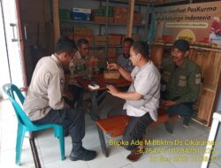 Kapolsek Tanjungmedar Polres Sumedang melaksanakan Kegiatan Jumat Curhat di desa Cikaramas