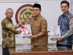 Bupati Tanbu Zairullah Serahkan LHP Anggaran Belanja Daerah Thn.2022-2023 ke BPK RI