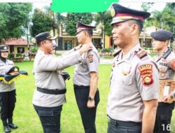 Kapolres pagar Alam Akbp Erwin irawan Pimpin upacara kenaikan Pangkat PJU dan beberapa Personil Polres Pagar Alam.