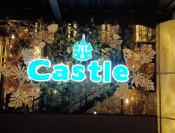 Di Awal Musim Hujan Pengunjung Tetap Berdatangan Ke Cafe Castle Cikao Park Purwakarta 