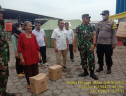 Monitoring Kegiatan Peyerahan Bantuan Berupa Sembako Ke Posko Bencana Dsn Kubangjaya RT. 04 RW. 05 Desa Kebonjati Kecamatan Sumedang Utara