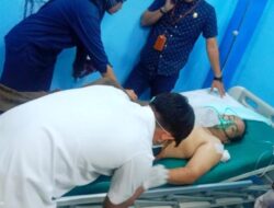 Seorang Pria Habis dari ATM di Rampok