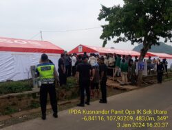 Cak Imin Kunjungi Camp Penampungan Pasca Gempa Di Lapang Pacuan Kuda (Dano) Sumedang