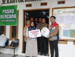 Penyerahan Bantuan Berupa air mineral  Pampers , Susu bayi dan antangin anak dari PT.PERTAMINA Kepada Posko Bencana Gempa Warga Desa Rancamulya 