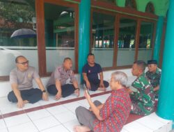 Kasium Polsek Tomo Polres Sumedang Melaksanakan Kegiatan “Jumat Curhat” Dalam Rangka Program Quick Wins Presisi Polri.