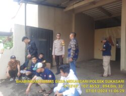 Bhabinkamtibmas Desa Mekarsari Melaksanakan Giat Sambang Dan Silaturahmi Kepada tokoh pemuda desa Binaan.