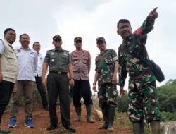 Dandim 0610/Smd Letkol Kav Christian Gordon Rambu M.Si.,(Han) Meninjau Ke lokasi tanah longsor, akibat surutnya bendungan disposal