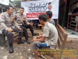 Polsek Sukasari melaksanakan kegiatan Jumat Curhat dalam rangka Program Quick Wins Presisi di bale rumah warga dsn bojong rt 02/03 kec Sukasari 