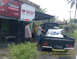 Piket Polsek Tanjungmedar Polres Sumedang Polda Jabar Tingkatkan Keamanan dengan Patroli Jalan Kaki