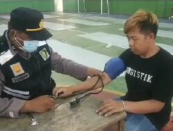 Pemeriksaan Kesehatan Petugas Lipat Surat Suara Logistik KPU Sumedang