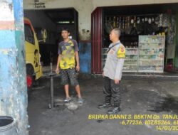 Bhabinkamtibmas  melaksanakan sambang dan dumas keliling di wilayah Kec. Tanjungmedar