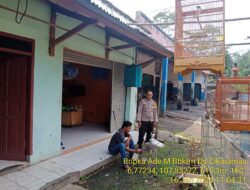 Personil Polsek Tanjungmedar Polres Sumedang laksanakan Patroli Jalan Kaki guna tingkatkan kamtibmas