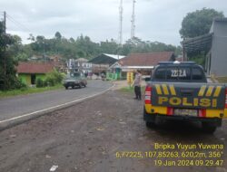 Guna mencegah terjadinya gangguan kamtibmas, Polsek Tanjungmedar Polres Sumedang melaksanakan KRYD siang hari