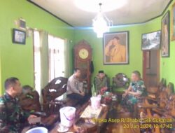 Kapolsek Sukasari IPTU Joko Dwi Haryono SH,M.M, bersama Babinkamtibmas Desa Genteng Melaksanakan Giat Sambang Dan Silaturahmi Kepada Tokoh Masyarakat