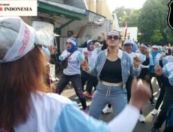 Bukti Cinta Kepada Prabowo Gibran Ratusan Emak – Emak Melakukan Senam Gemoy Bersama RJ2