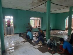 BUKTI NYATA SINEGRITAS TNI POLRI LAKSANAKAN BAKTI SOSIAL BERSAMA WARGA DIWILAYAH KEC SUKASARI KAB SUMEDANG