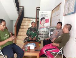 Panit Binmas Polsek Tomo Silaturahmi Kamtibmas Dalam Rangka Pelaksanaan Quick Wins Presisi Polri didesa Jembarwangi Kecamatan Tomo