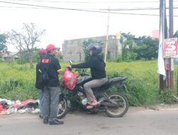 Pengurus FJSB Pergoki Warga Yang Buang Sampah Sembarang Di Jalan Raya Perjuangan RW 01 Kebalen Kec. Babelan
