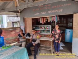 Bripka Agus Sukmana Bktm Desa Sukamukti melaksanakan sambang/silatrahmi Kamtibmas dan dumas keliling dalam rangka Quick Wins PRESISI di wilayah Kec. Tanjungmedar
