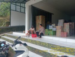 Aiptu Aceng,SH Bersama Bripka Yuyun Yuwana melaksanakan sambang kamtibmas ke warga masyarakat Tanjungmedar